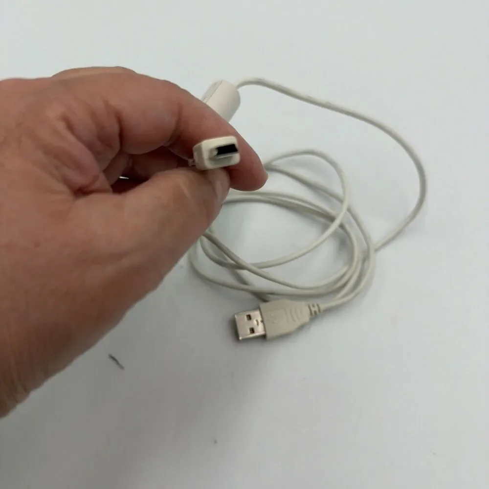 Canon Camera Data Transfer Interface USB Mini Cable Cord E52828-DG White. GUC